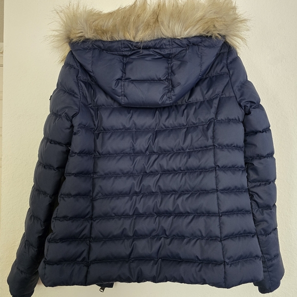 Tommy Hilfiger Navy Puffer Jacket with Faux Fur Hood Size M - Picture 6 of 9